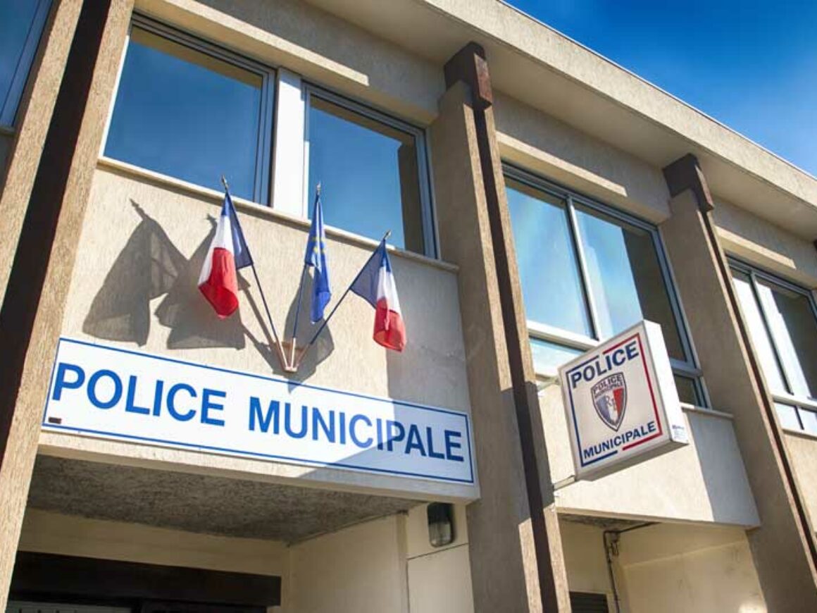 Facade Police 11