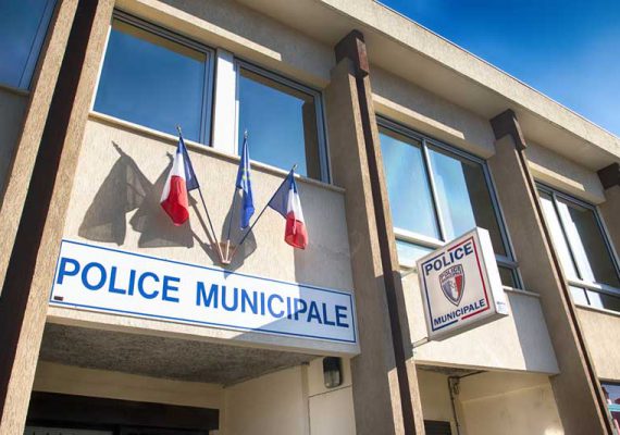 Facade Police 11