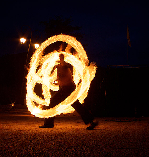Spectacle-de-feu-et-banquet5