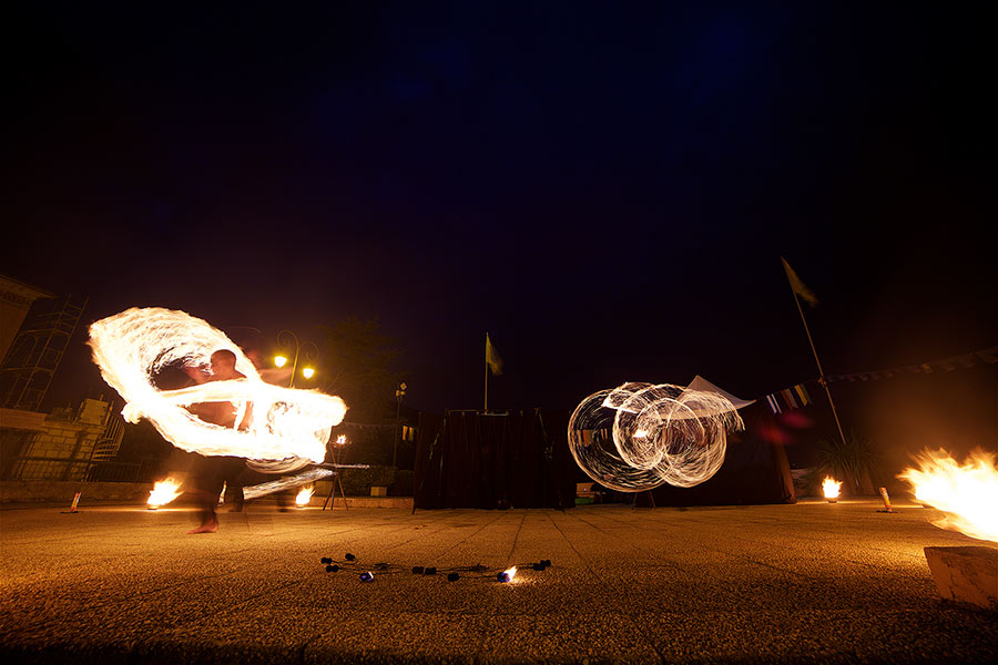 Spectacle-de-feu-et-banquet7