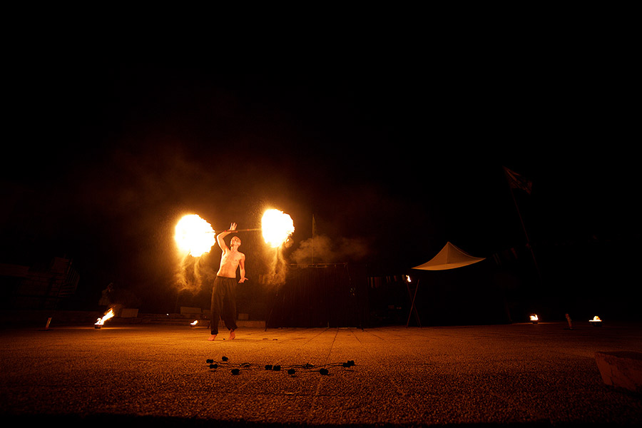 Spectacle-de-feu-et-banquet8