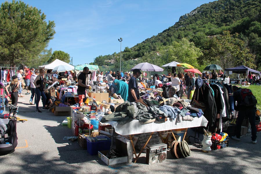 Vide Grenier Plan D'ariou 21 05 17 (2)