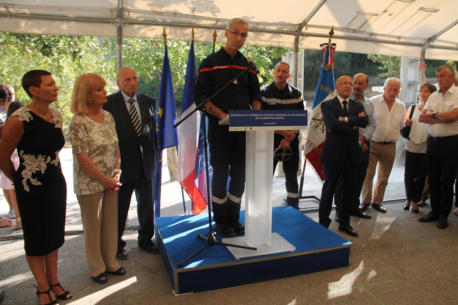 Pose 1ere Pierre Caserne©MNiel (12)