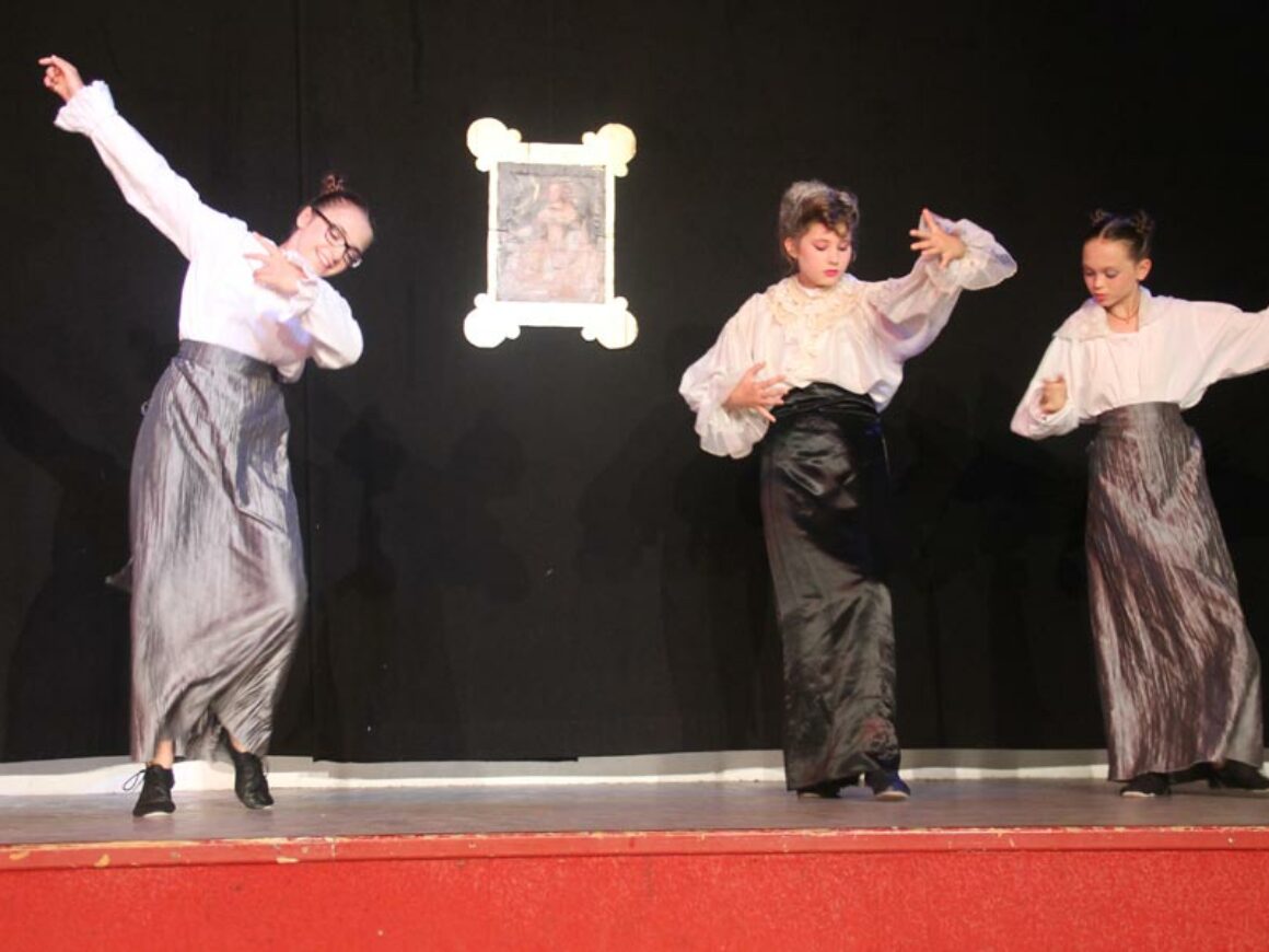Spectacle Lecoryphee©MNiel (2)