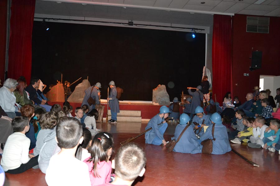 Theatre CM1 CM2 (27)