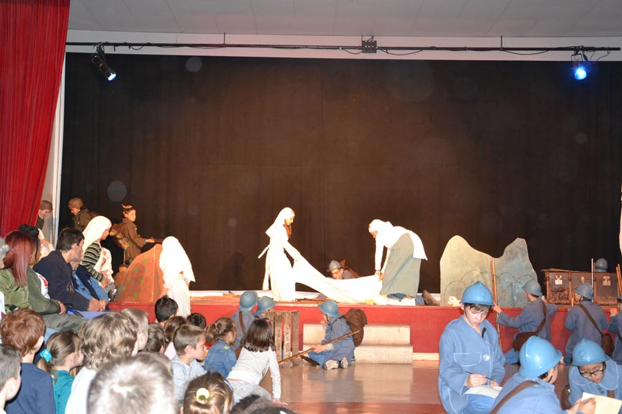 Theatre CM1 CM2 (33)