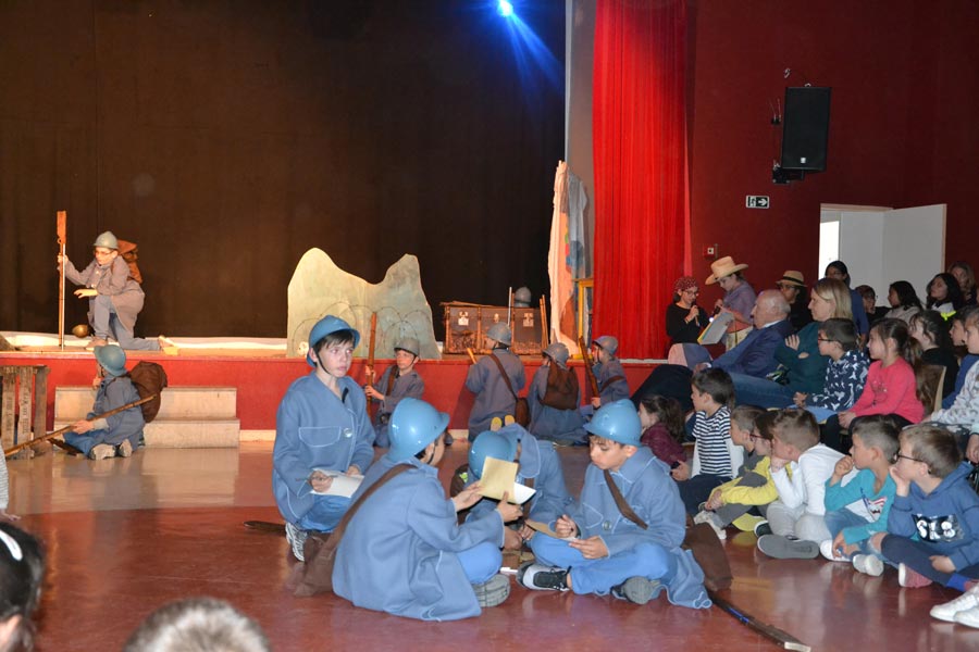 Theatre CM1 CM2 (34)