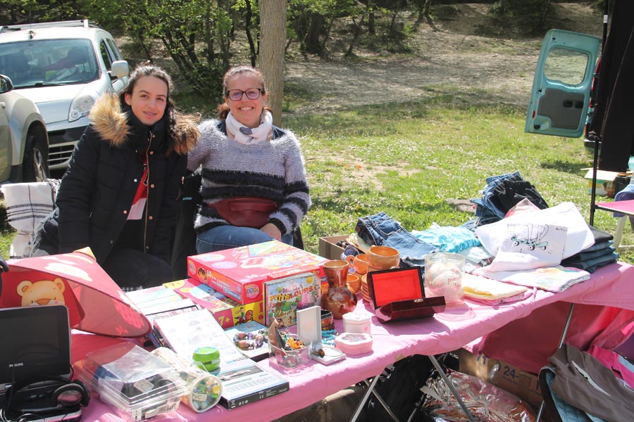 Vide Grenier Ape Plan Ariou (3)