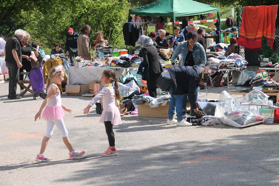Vide Grenier Ape Plan Ariou (6)