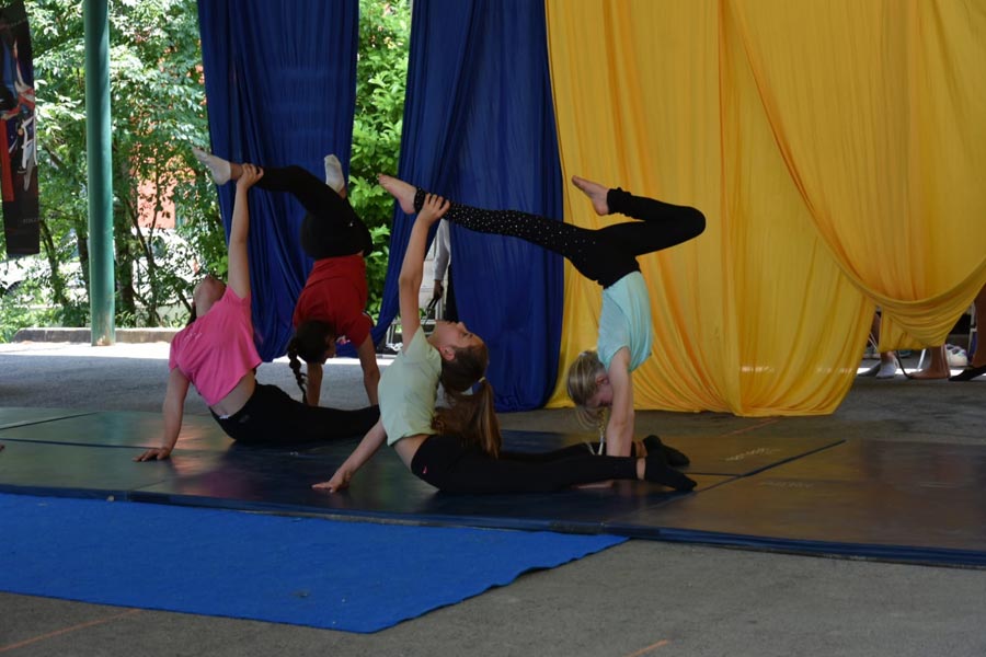 Acro