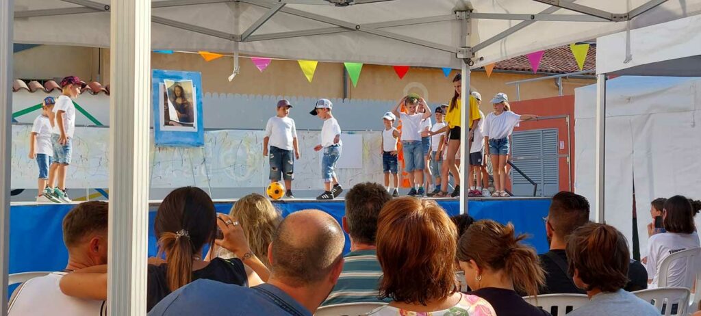 Spectacle Centre 6 12 2022 (25)