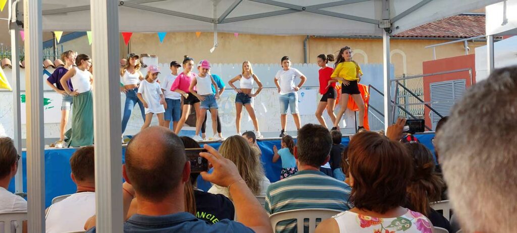 Spectacle Centre 6 12 2022 (44)